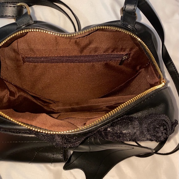 SOLD 🖤 Gothic Bat Wing Backpack 🦇 - Picture 4 of 4